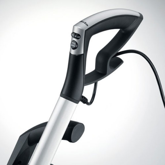 Position the vacuum handle comfortably and at the correct height.